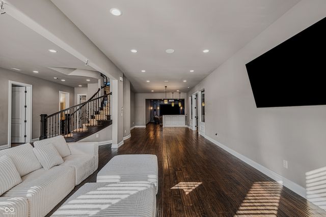 1023 Westview Point Drive, Columbus, IN 47201