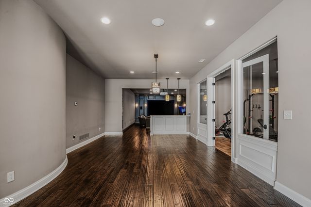 1023 Westview Point Drive, Columbus, IN 47201