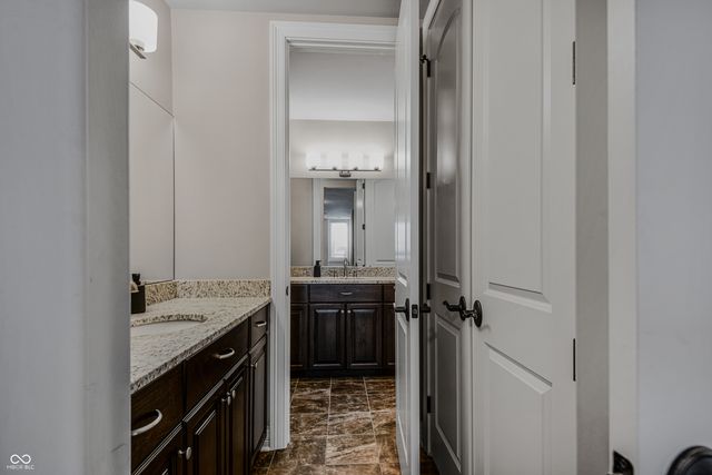 1023 Westview Point Drive, Columbus, IN 47201