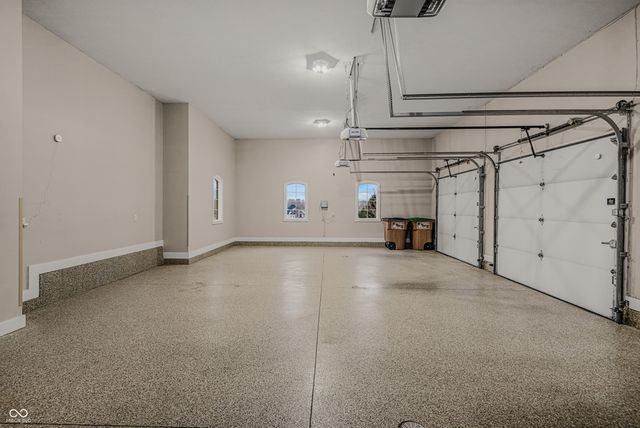 1023 Westview Point Drive, Columbus, IN 47201