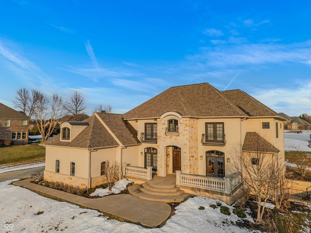 1023 Westview Point Drive, Columbus, IN 47201