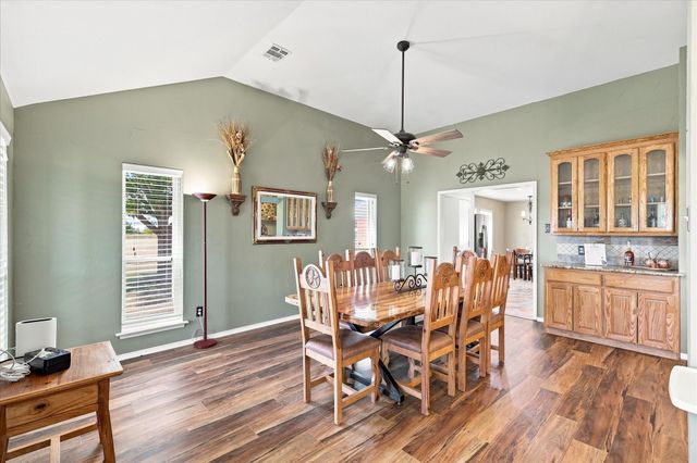 11555 Plainview Road, Krum, TX 76249