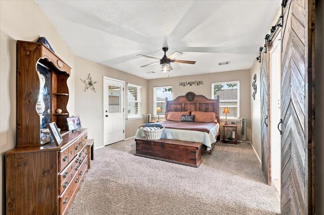 11555 Plainview Road, Krum, TX 76249