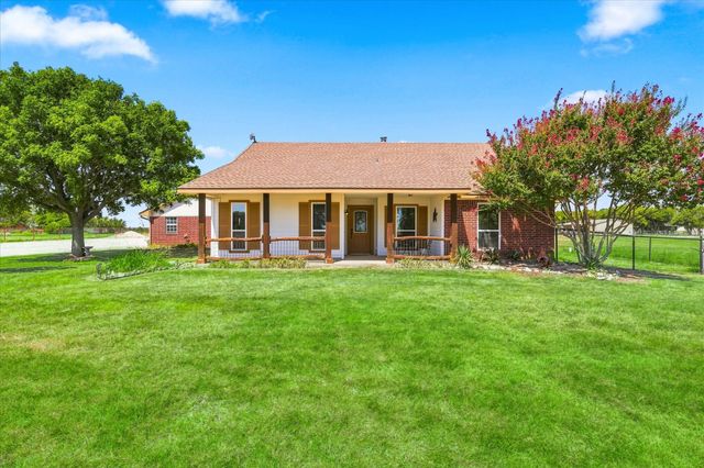 11555 Plainview Road, Krum, TX 76249