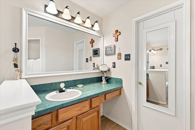 11555 Plainview Road, Krum, TX 76249