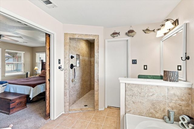 11555 Plainview Road, Krum, TX 76249