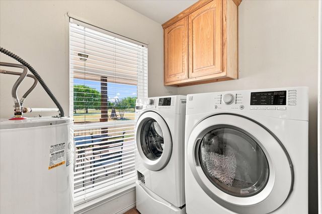 11555 Plainview Road, Krum, TX 76249