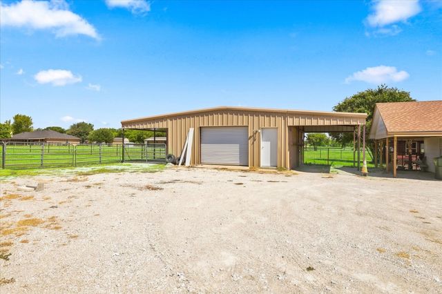 11555 Plainview Road, Krum, TX 76249