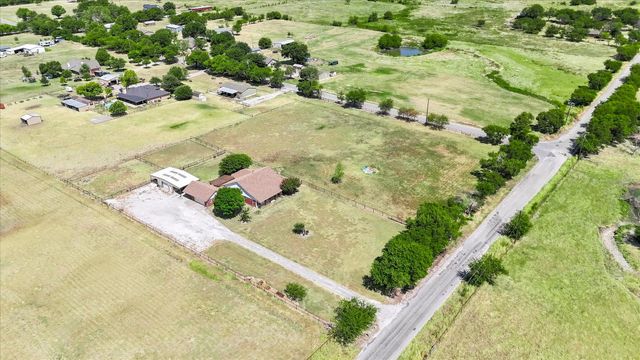11555 Plainview Road, Krum, TX 76249