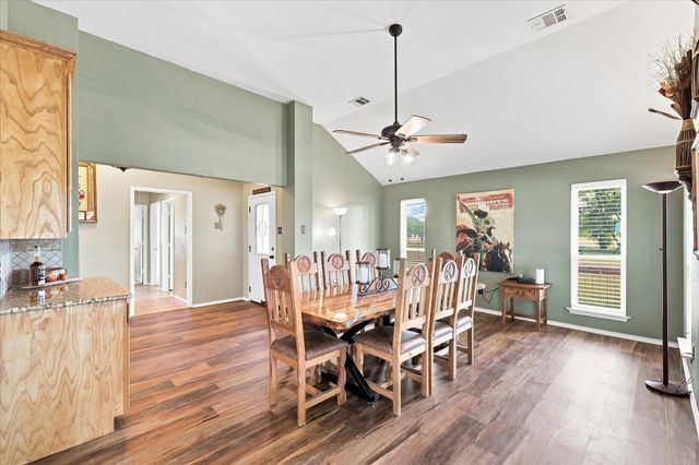 11555 Plainview Road, Krum, TX 76249