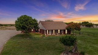 11555 Plainview Road, Krum, TX 76249