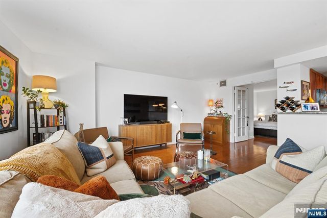700 Grove Street 11E, Jersey City, NJ 07310