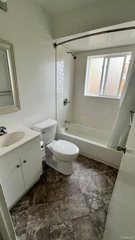 254 Redwood Drive, Troy, MI 48083