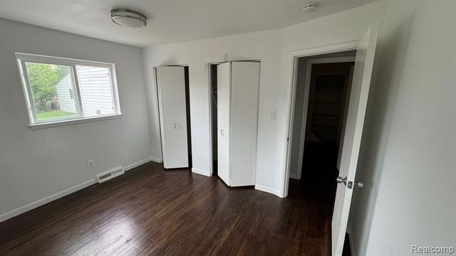 254 Redwood Drive, Troy, MI 48083