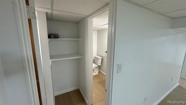 254 Redwood Drive, Troy, MI 48083