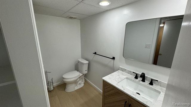 254 Redwood Drive, Troy, MI 48083