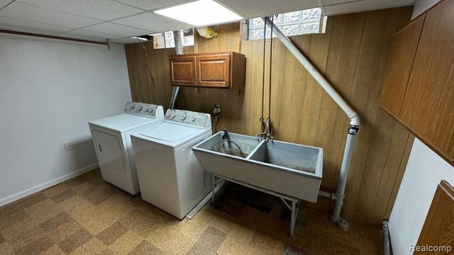 254 Redwood Drive, Troy, MI 48083