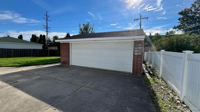 254 Redwood Drive, Troy, MI 48083