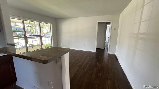 254 Redwood Drive, Troy, MI 48083