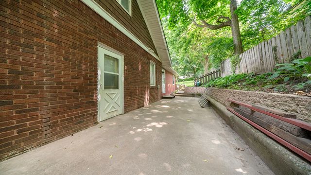 931 C Street, Rockford, IL 61107