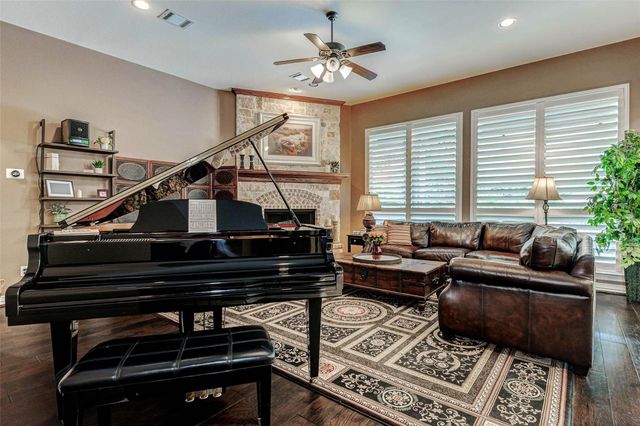 107 Cherry Bark Place, Montgomery, TX 77316