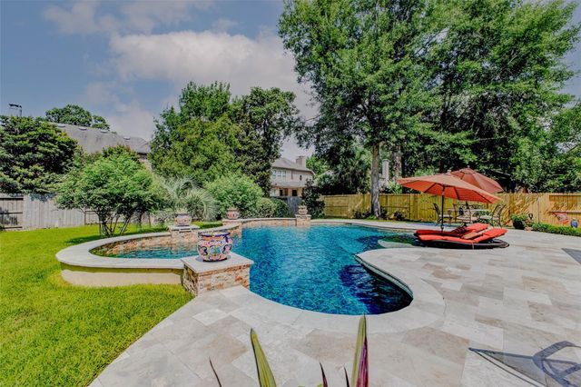 107 Cherry Bark Place, Montgomery, TX 77316