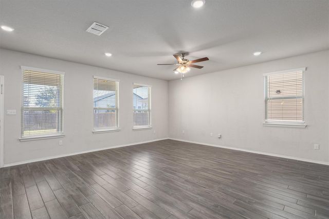 222 Jaycen LN, New Braunfels, TX 78130