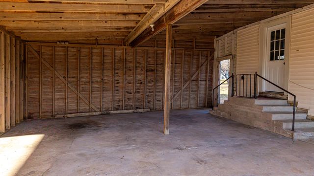 108 W Stroud Street, Frost, TX 76641