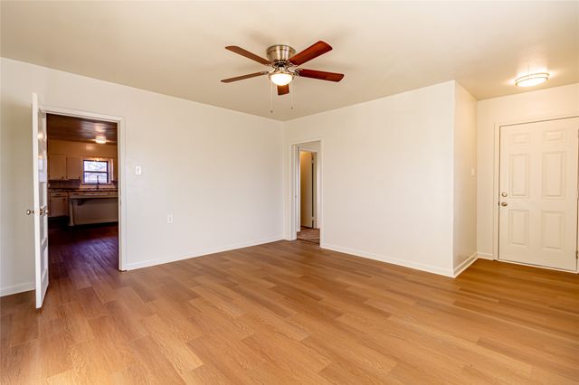 108 W Stroud Street, Frost, TX 76641