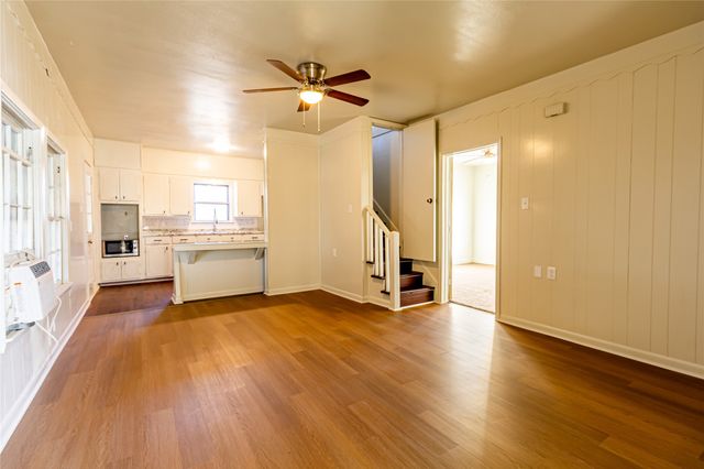 108 W Stroud Street, Frost, TX 76641