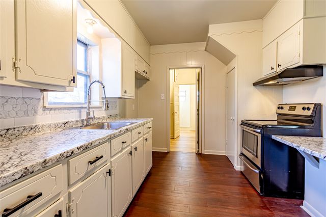 108 W Stroud Street, Frost, TX 76641