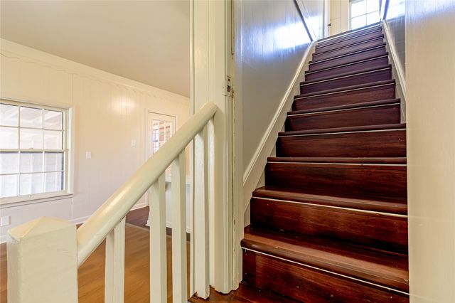 108 W Stroud Street, Frost, TX 76641