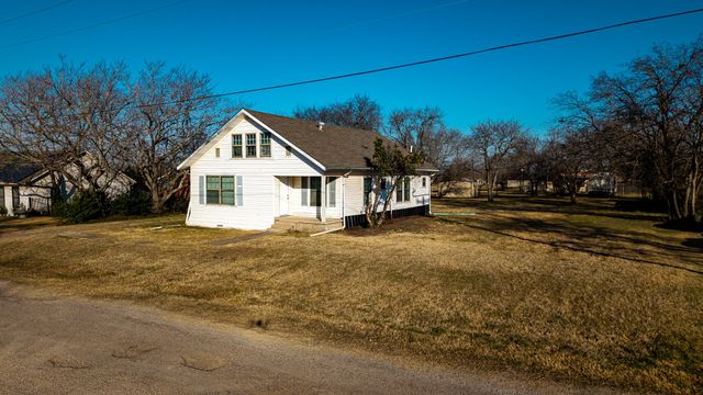 108 W Stroud Street, Frost, TX 76641