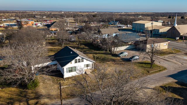 108 W Stroud Street, Frost, TX 76641