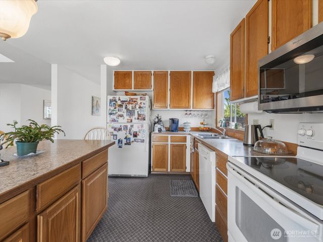 11423 29th Place NE, Lake Stevens, WA 98258