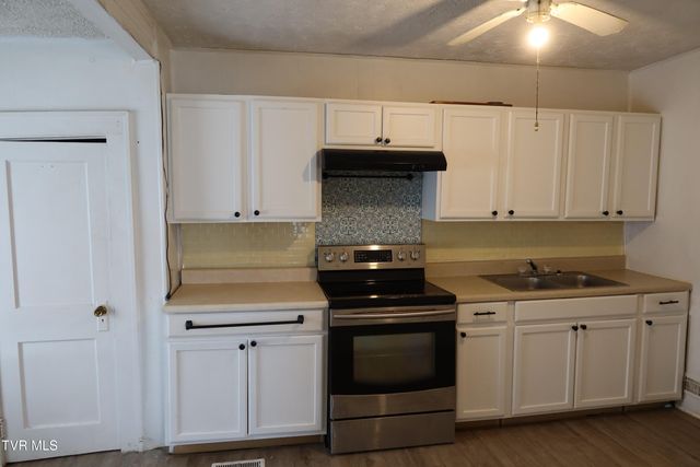 1602 Aaron Way, Kingsport, TN 37664