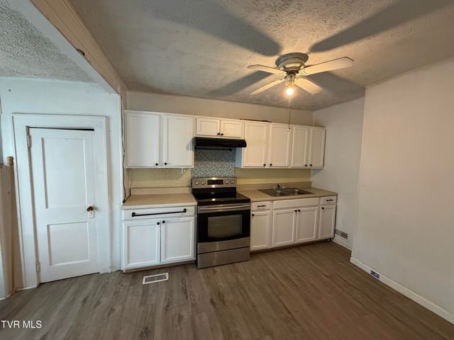 1602 Aaron Way, Kingsport, TN 37664