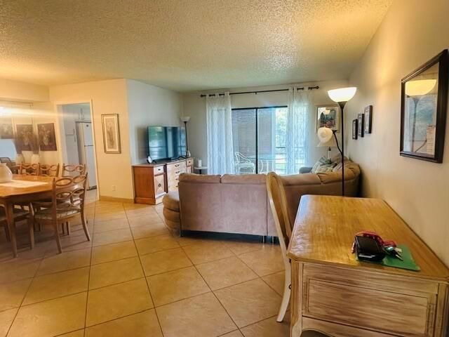 5981 Vía Vermilya 405, Lantana, FL 33462
