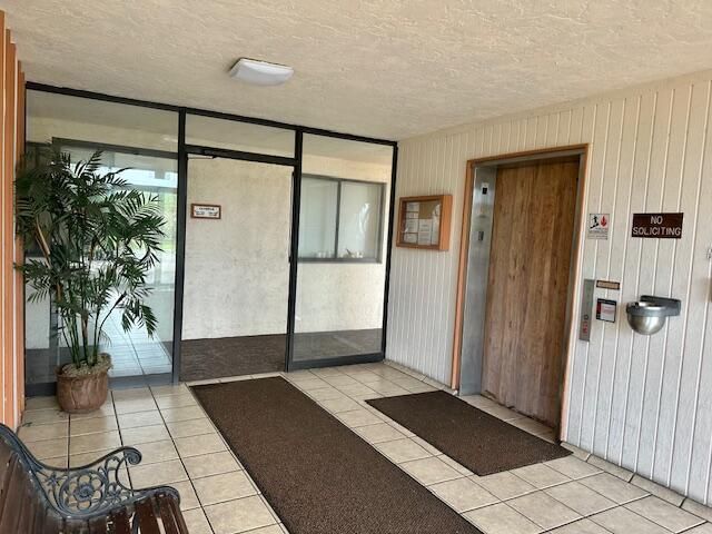 5981 Vía Vermilya 405, Lantana, FL 33462