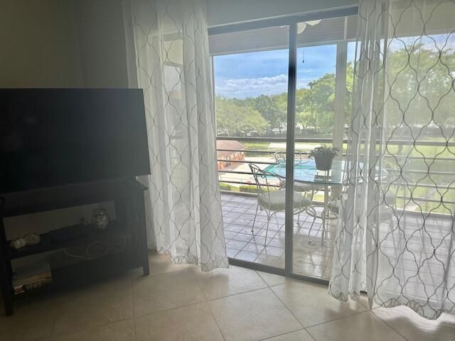 5981 Vía Vermilya 405, Lantana, FL 33462