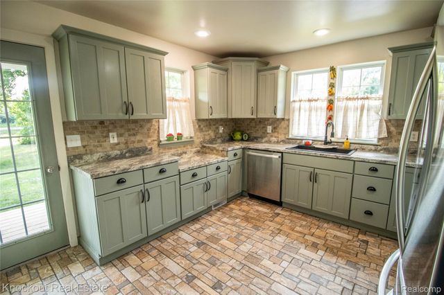 9039 Riverview Court, Montrose Charter Township, MI 48433
