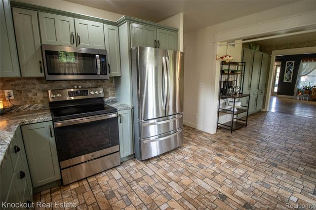 9039 Riverview Court, Montrose Charter Township, MI 48433