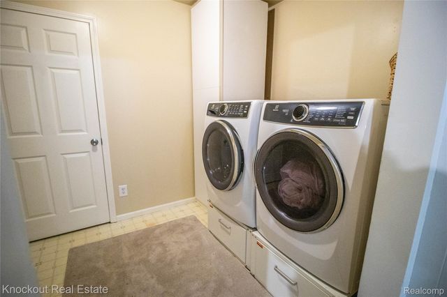 9039 Riverview Court, Montrose Charter Township, MI 48433