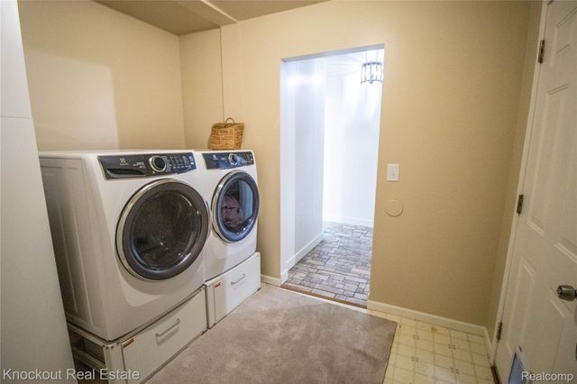 9039 Riverview Court, Montrose Charter Township, MI 48433