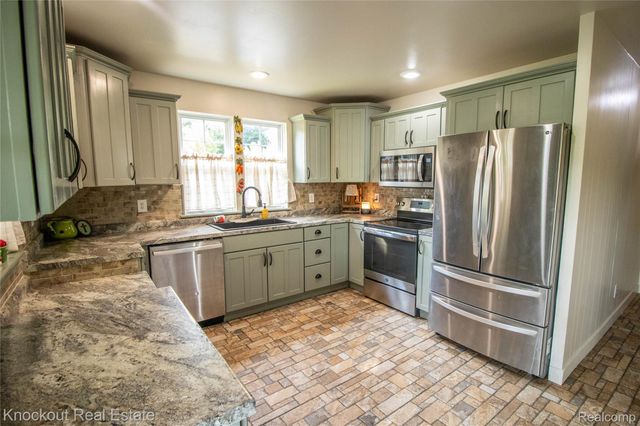 9039 Riverview Court, Montrose Charter Township, MI 48433