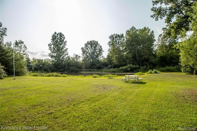 9039 Riverview Court, Montrose Charter Township, MI 48433