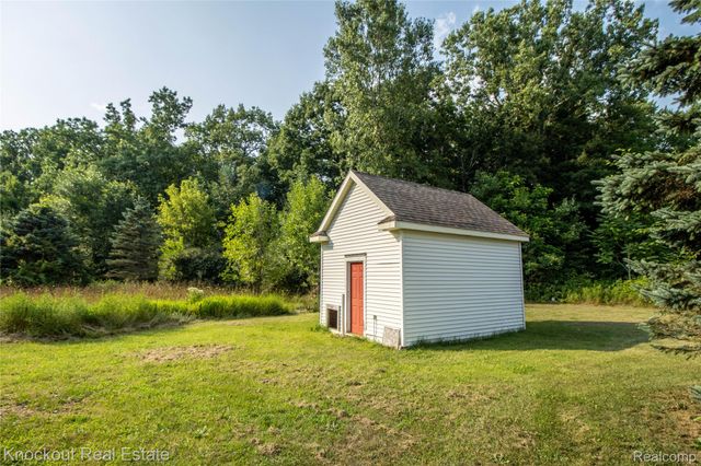 9039 Riverview Court, Montrose Charter Township, MI 48433