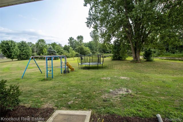 9039 Riverview Court, Montrose Charter Township, MI 48433