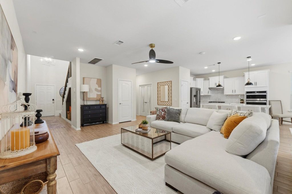 1822 Calabasas Way, Houston, TX 77080