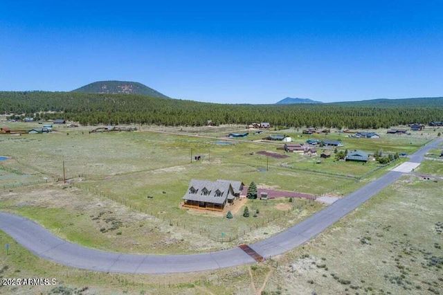 6555 N CHAMBERS Drive, Flagstaff, AZ 86001